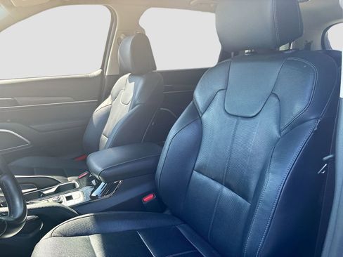 Used 2022 Kia Telluride EX w/ EX Premium Package image 21