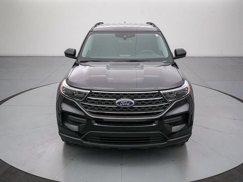 Certified 2024 Ford Explorer XLT AWD/4WD image 9