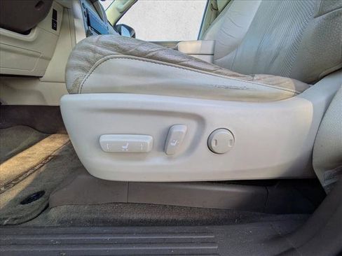 Used 2018 Lexus GX 460 Premium w/ Premium Package image 16