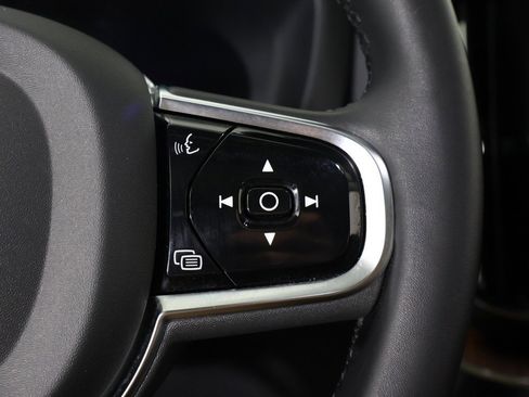 Used 2024 Volvo XC60 B5 Plus image 46