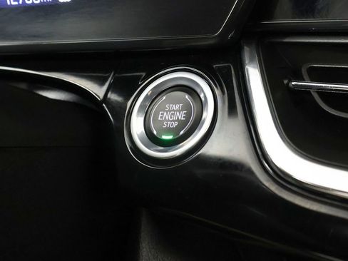 Used 2025 Chevrolet Trax RS w/ Sunroof Package FWD image 38