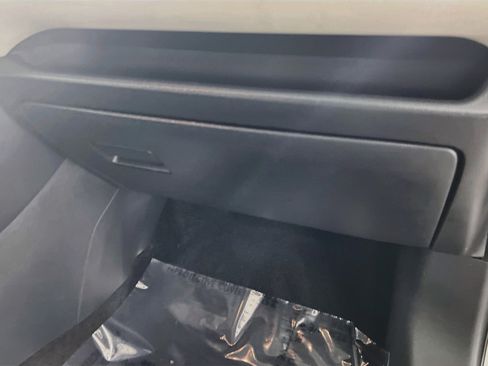 Used 2019 Toyota RAV4 XLE w/ Convenience Package FWD image 35