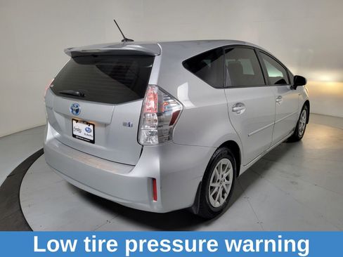 Used 2014 Toyota Prius V Three image 5