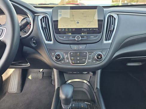 Used 2024 Chevrolet Malibu LT image 24