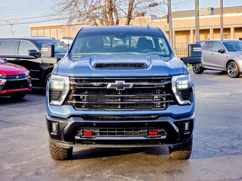 Used 2025 Chevrolet Silverado 2500 LTZ w/ LTZ Plus Package image 4