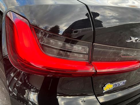 Used 2022 BMW 330i xDrive Sedan w/ Driving Assistance Package image 32