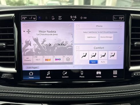 Used 2023 Chrysler Pacifica Touring-L image 19