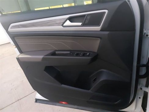 Used 2023 Volkswagen Atlas Cross Sport SE image 27