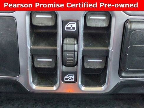 Used 2022 Jeep Gladiator Overland image 24