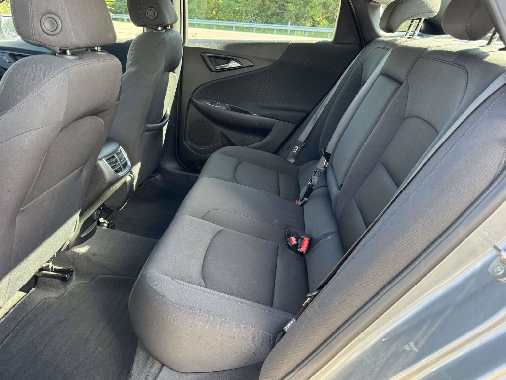 Used 2025 Chevrolet Malibu LT FWD image 18