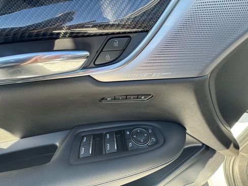 Used 2024 Cadillac XT6 Sport w/ Technology Package image 12