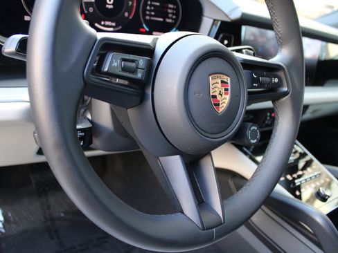 Certified 2025 Porsche Cayenne image 19