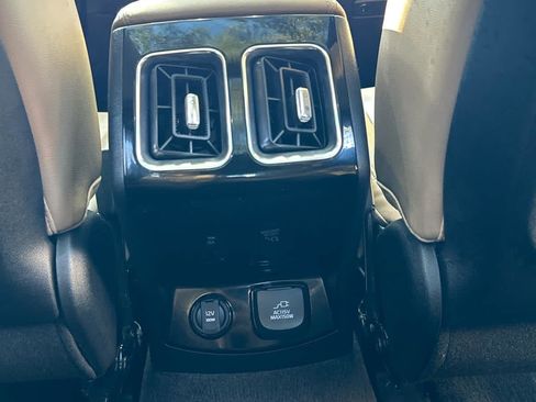 Used 2025 Kia Sorento SX Prestige w/ Olive Brown Leather Package image 17