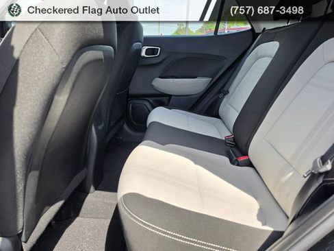 Used 2023 Hyundai Venue SEL FWD image 36