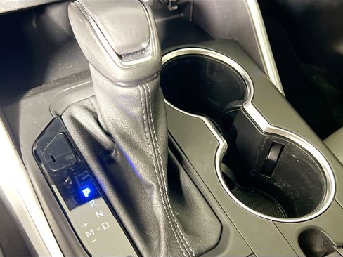 Used 2022 Toyota Highlander XLE image 25