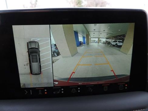 Used 2024 GMC Yukon AT4 w/ Technology Package image 37