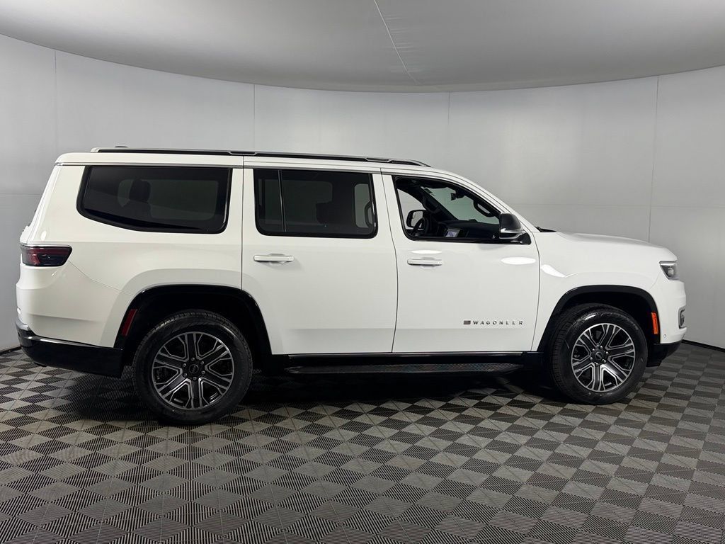 Used 2025 Jeep Wagoneer 4WD image 7