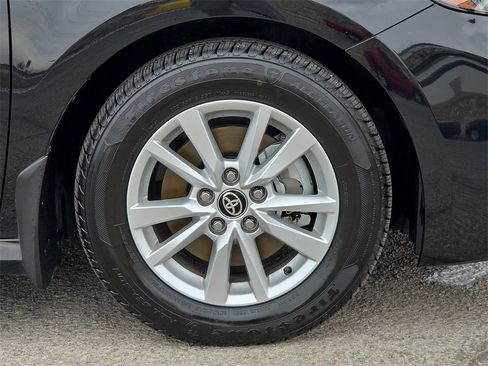 Used 2025 Toyota Camry LE image 11