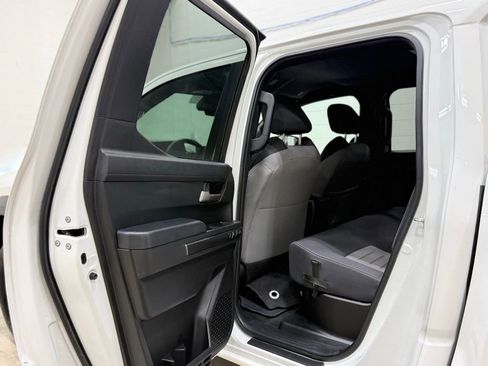 Used 2025 Toyota Tacoma TRD Off-Road image 20