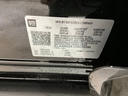 Used 2025 Buick Encore GX Avenir w/ Avenir Technology Package AWD/4WD image 28