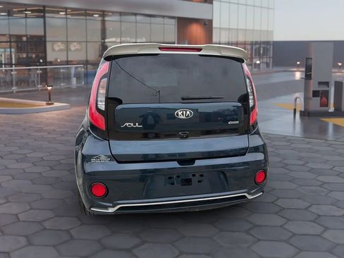 Used 2018 Kia Soul + image 8