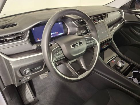 Used 2023 Jeep Grand Cherokee L Laredo AWD/4WD image 11