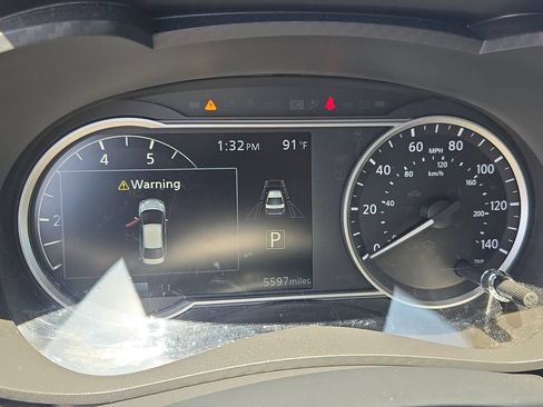 Used 2025 Nissan Versa SR w/ Trunk Package FWD image 11