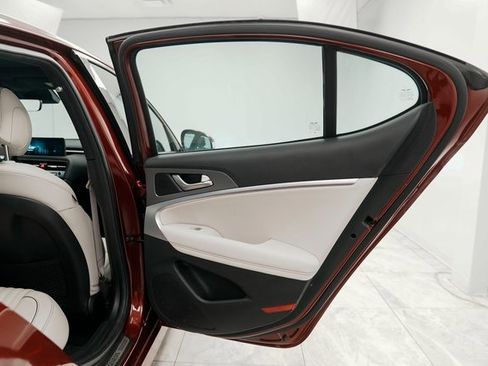 Used 2024 Genesis G70 2.5T w/ Sport Prestige Package image 17