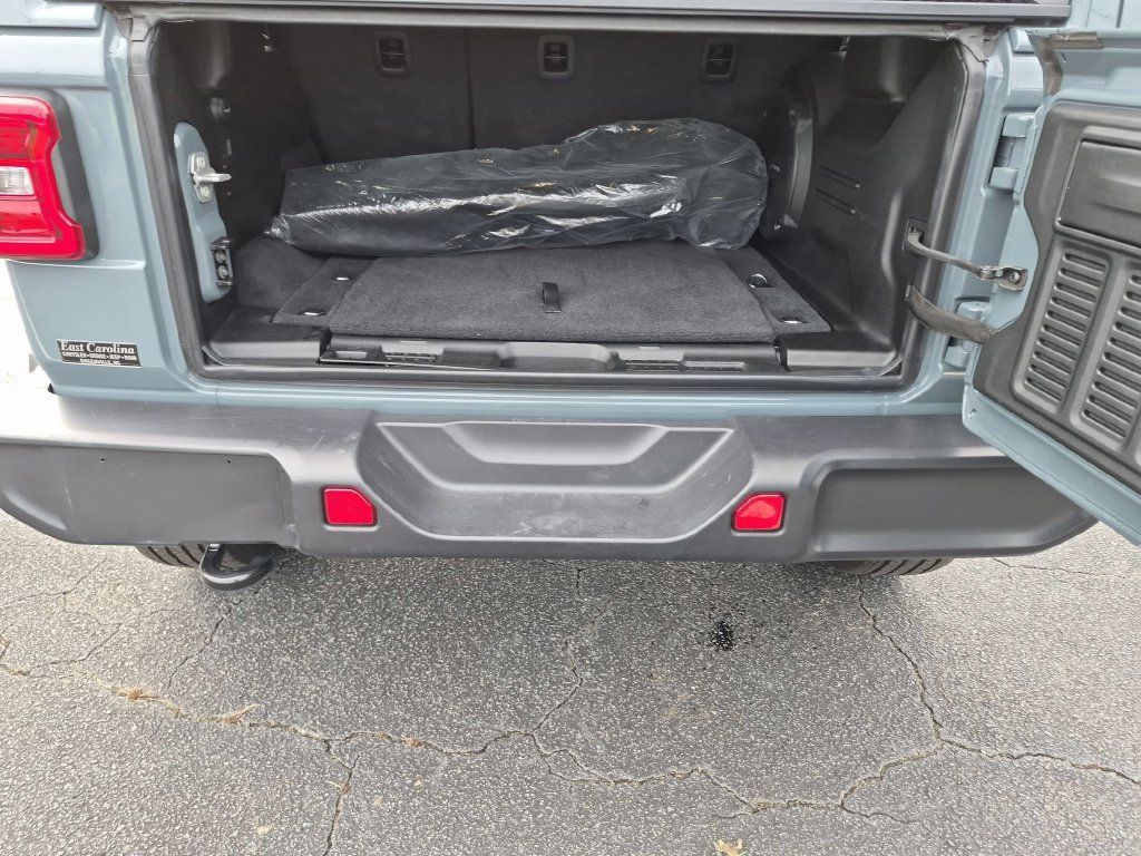 Certified 2026 Jeep Wrangler Unlimited Sahara AWD/4WD image 24