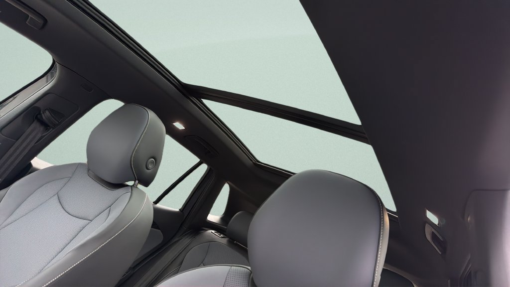 New 2026 Volkswagen Tiguan SE R-Line FWD image 17