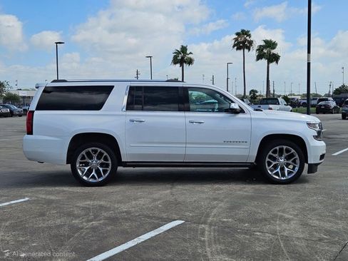 Used 2019 Chevrolet Suburban Premier RWD image 2