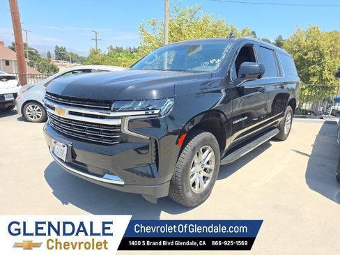 Used 2024 Chevrolet Suburban LT RWD image 1