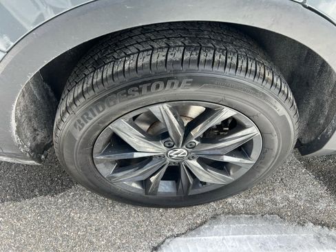 Used 2024 Volkswagen Tiguan SE image 26