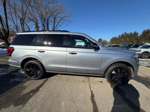 Used 2023 Ford Expedition Platinum image 9