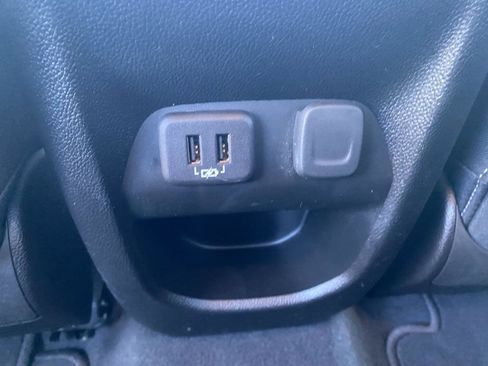 Used 2021 Chevrolet Colorado LT w/ LT Convenience Package image 16