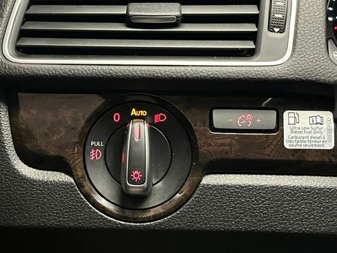 Used 2015 Volkswagen Passat TDI SEL Premium image 14