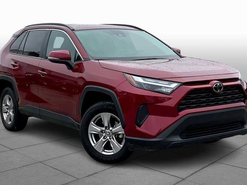 Used 2023 Toyota RAV4 XLE w/ Convenience Package FWD image 3