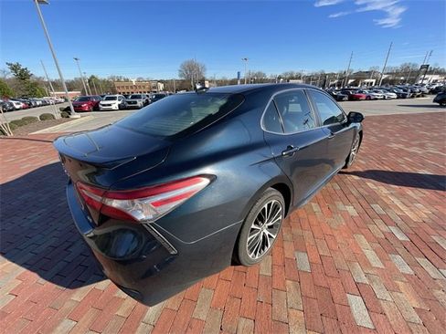 Used 2019 Toyota Camry SE image 17