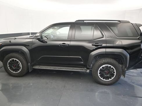 Used 2025 Toyota 4Runner TRD Off-Road Premium AWD/4WD image 3