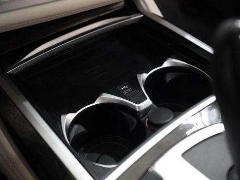 Used 2021 BMW 740i xDrive w/ M Sport Package image 29