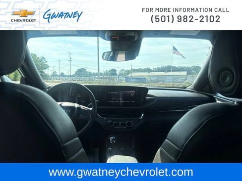 Used 2025 Buick Envista Preferred FWD image 21