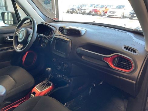 Used 2020 Jeep Renegade Trailhawk w/ Popular Equipment Group image 12