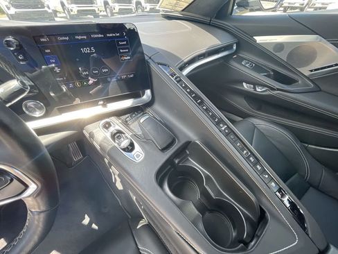 Used 2023 Chevrolet Corvette Stingray Premium Conv w/ Z51 Performance Package RWD image 31