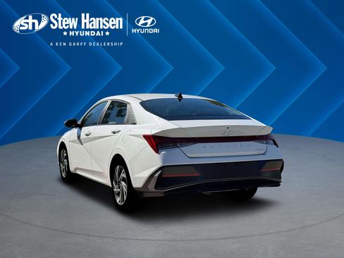 New 2026 Hyundai Elantra Limited image 6