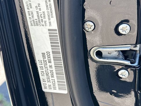 New 2026 RAM 2500 Limited AWD/4WD image 27