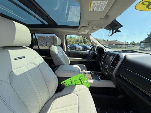 Used 2018 Ford Expedition Platinum AWD/4WD image 11