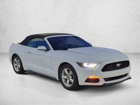 Used 2017 Ford Mustang Convertible RWD image 3