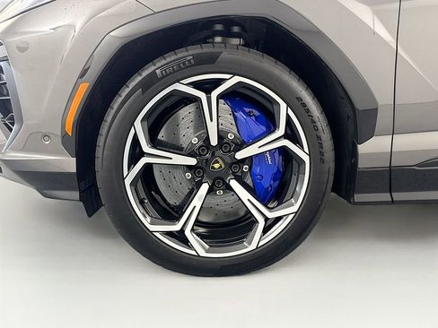 Used 2025 Lamborghini Urus Performante AWD/4WD image 34
