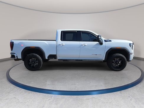 Used 2024 GMC Sierra 2500 AT4 w/ AT4 Premium Plus Package AWD/4WD image 4