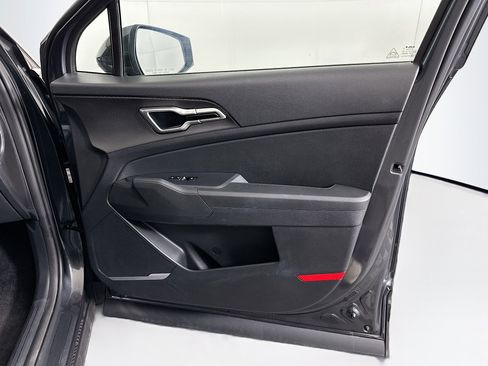Used 2025 Kia Sportage LX image 30